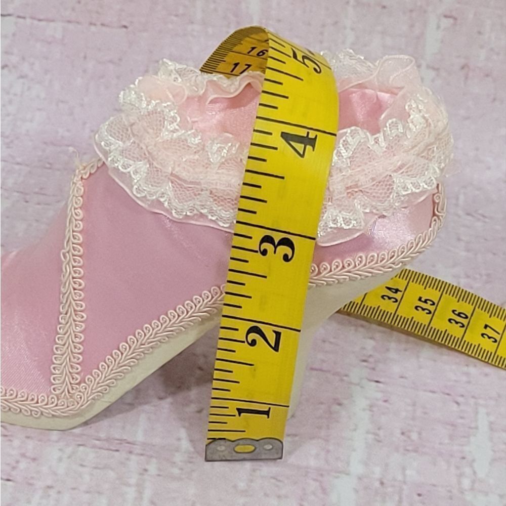 Victorian Shoe Pin Cushion - Picture 4 of 8